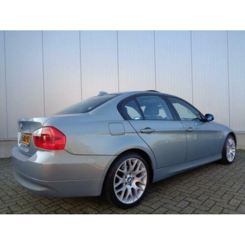 BMW 3 Serie 320i Executive Automaat 150PK Clima Leer Navi Cr