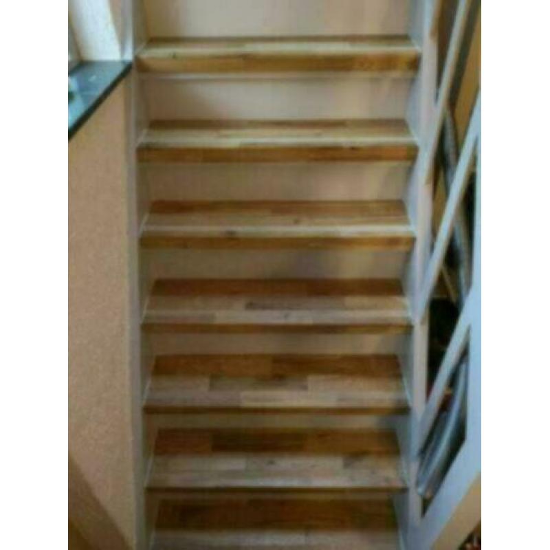 eiken massief visgraat 30x6x1cm €19,95 per m² muur of trap