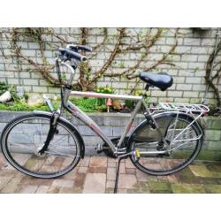 Mooie herenfiets Batavus Compass met 24 versnellingen