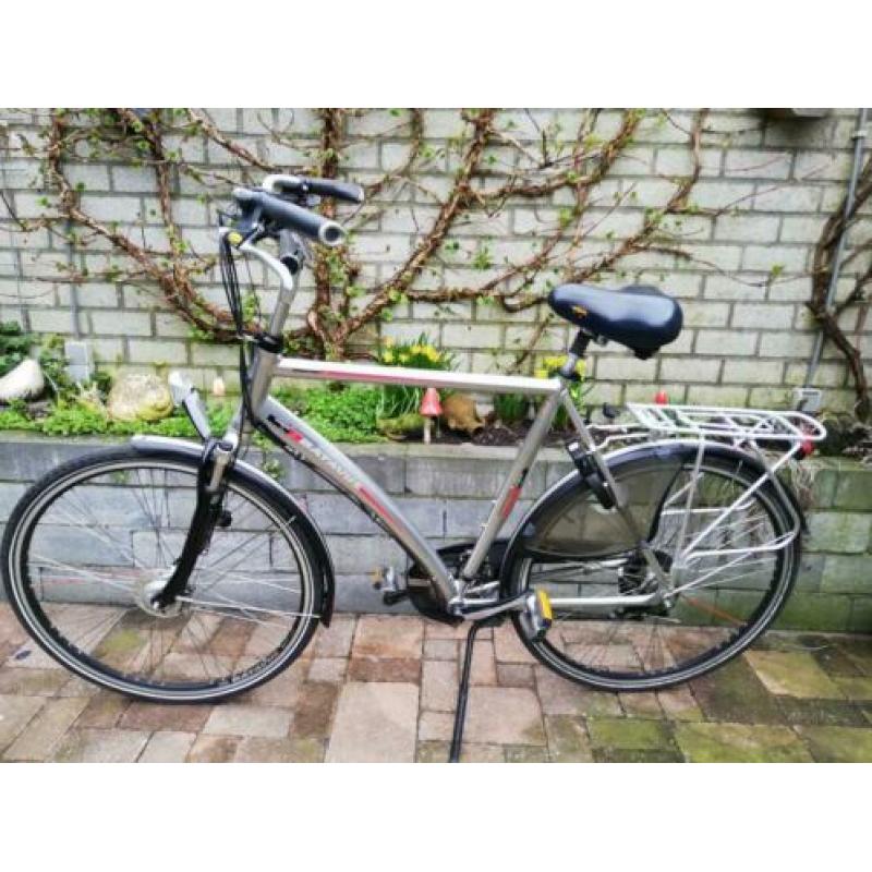 Mooie herenfiets Batavus Compass met 24 versnellingen