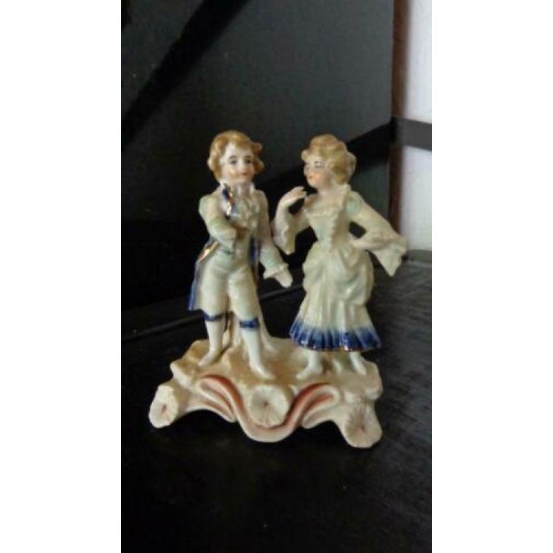Antieke/vintage beeldjes voor restauratie