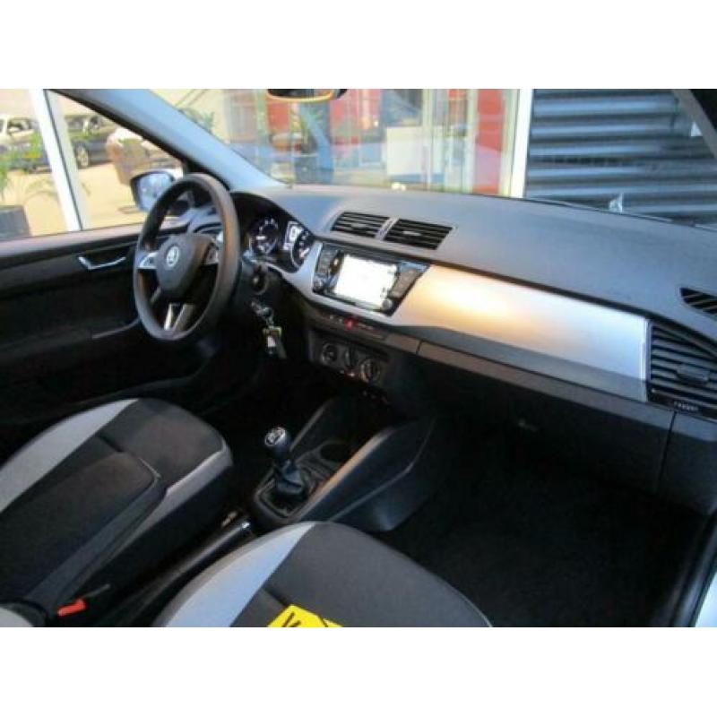 Skoda Fabia 1.0 Active Airco, Navi, LM !