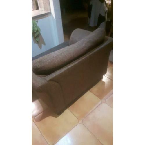 love sit kleur bruin