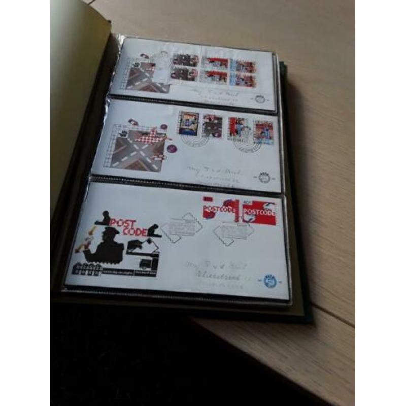 Album met eerstedag envenloppen en set briefkaarten