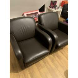 Bruine lederen fauteuils