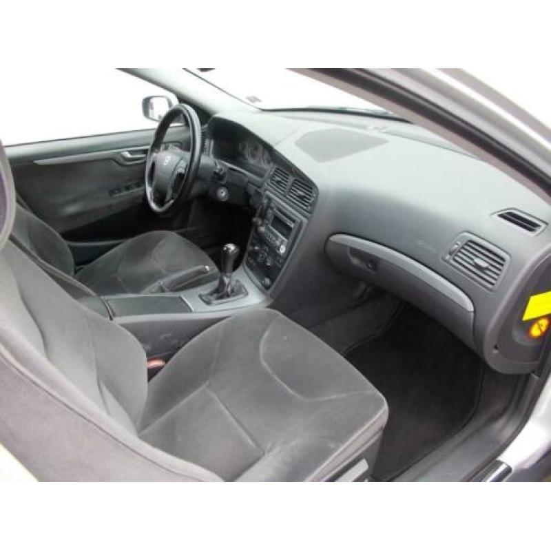 Volvo V70 2.4D Edition II (bj 2005)