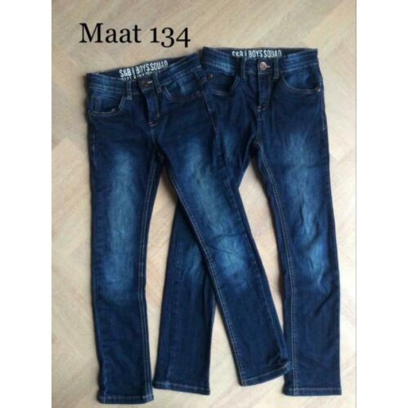 Spijkerbroeken maat 128 en maat 134