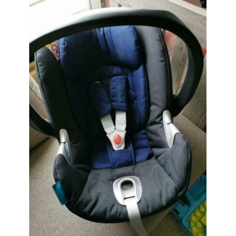 Maxi Cosi Cybex aton Q platinum