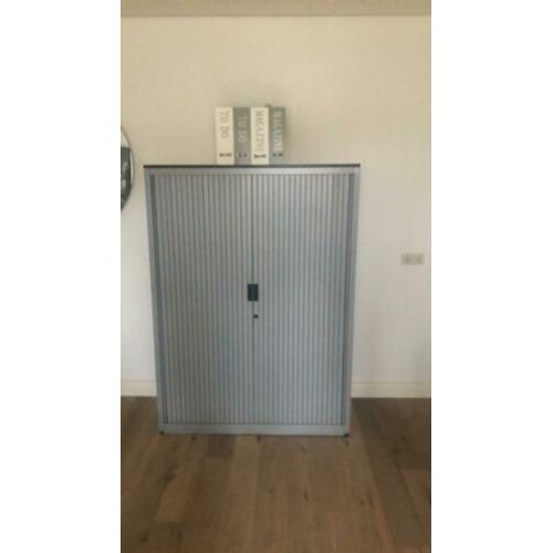 Roldeur archiefkast