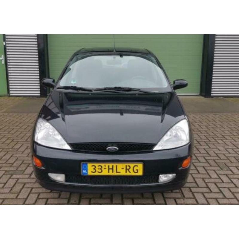 Ford Focus 1.6 5D 2001 Zwart AIRCO*TREKHAAK*APK 2021*NAP
