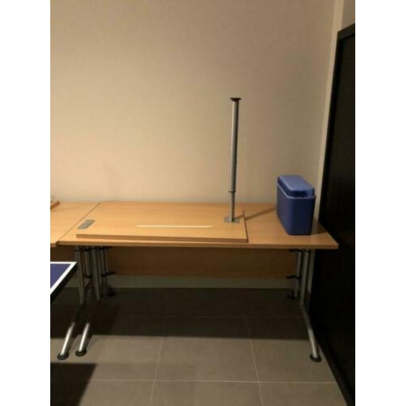 Bureaus en ladenblokken gratis!!
