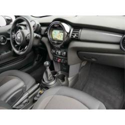 MINI Mini 1.5 136pk Cooper Business € 15.795,00