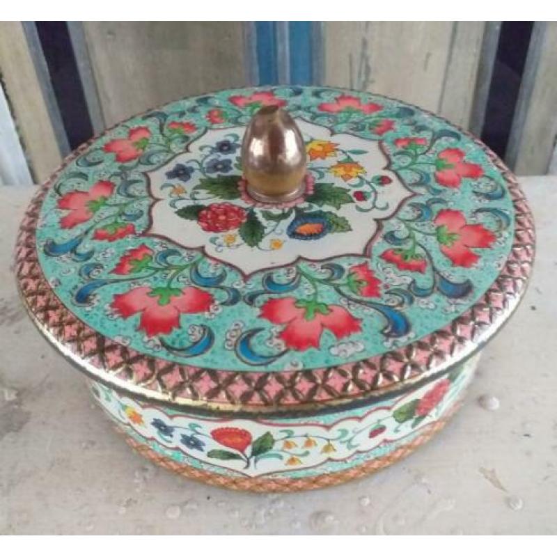 Oud Koektrommeltje  met Bloem Relief * Gouden knop Container