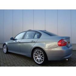 BMW 3 Serie 320i Executive Automaat 150PK Clima Leer Navi Cr