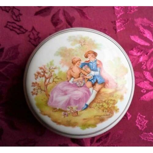Bonbondoosje. Silvestre. Frans porselein. Style Limoges