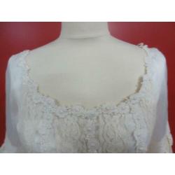 Creme kleurig trouwjurk met korte sleep,vintage 50-60 jaren