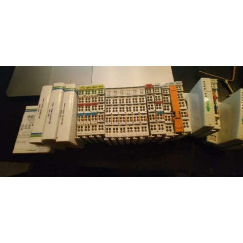 Diverse items van Wago PLC I/O-systemen.