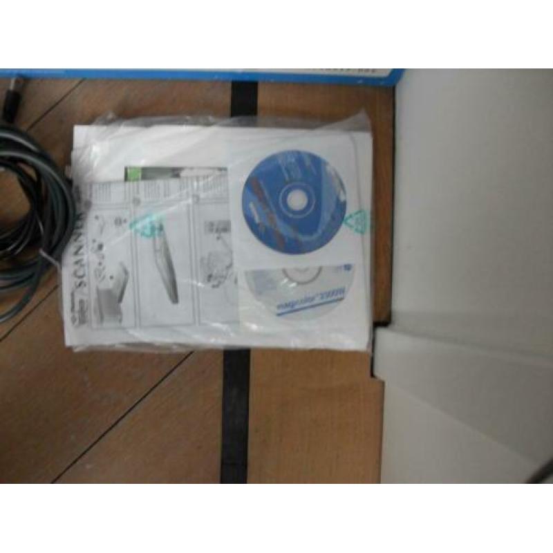 Kleurenlaserprinter KonicaM/Magicolor 2300W+Plustek scanner