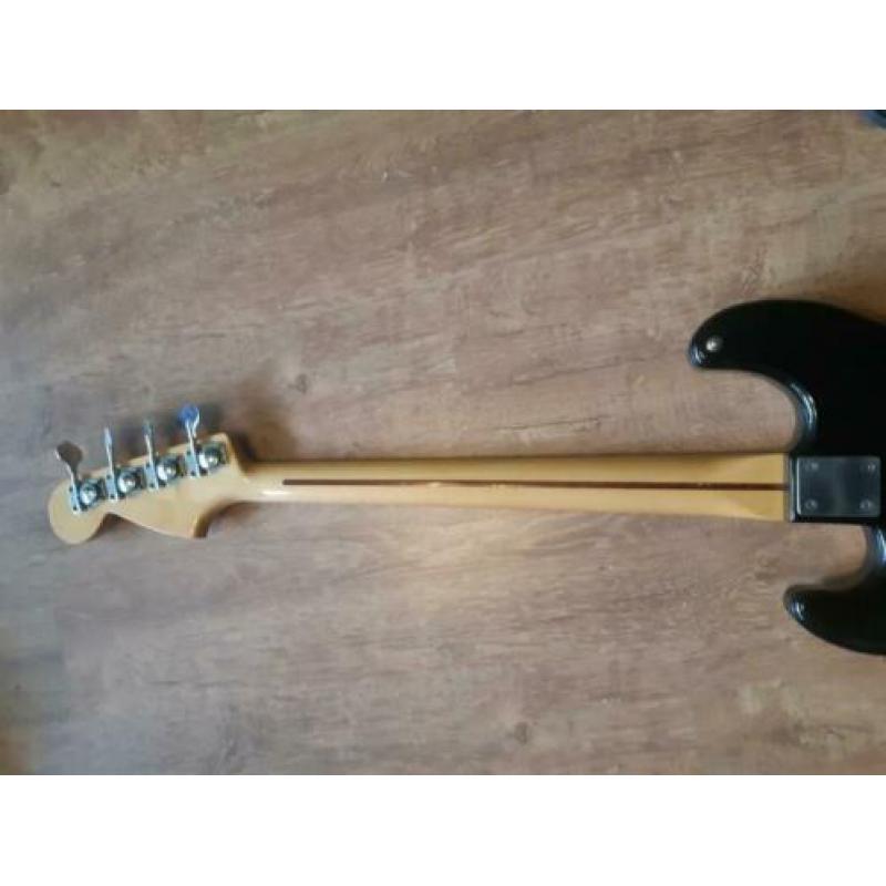 Precision hals neck jaren 70 loaded met Presto tuners