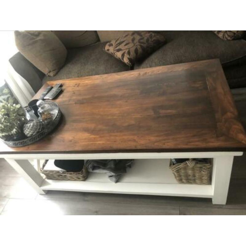 Landelijke salon tafel met afmeting 1,40x 0,80.