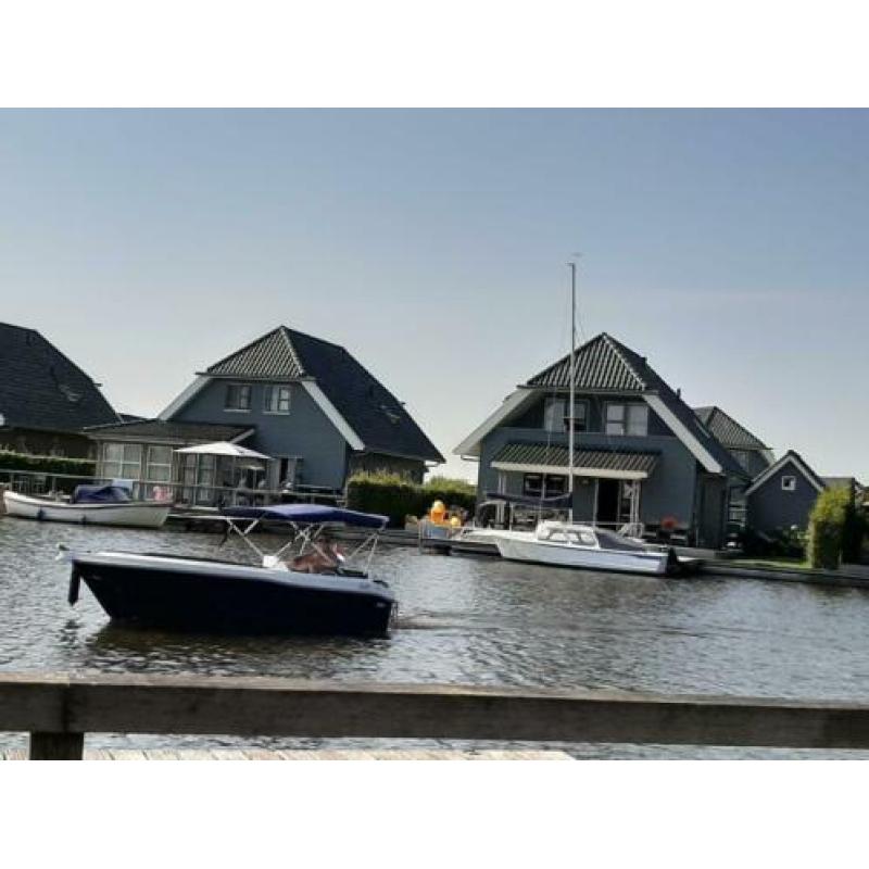 Mooie veelzijdige boot met moter en trailer!