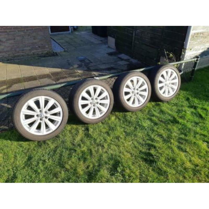 Super mooie Volkswagen Mistral velgen 16inch met zomerbanden