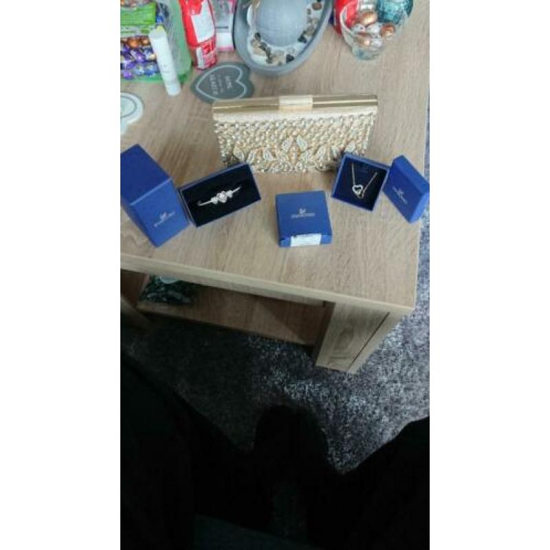 Laatste 2 swarovski sieraden ( ketting + armband)