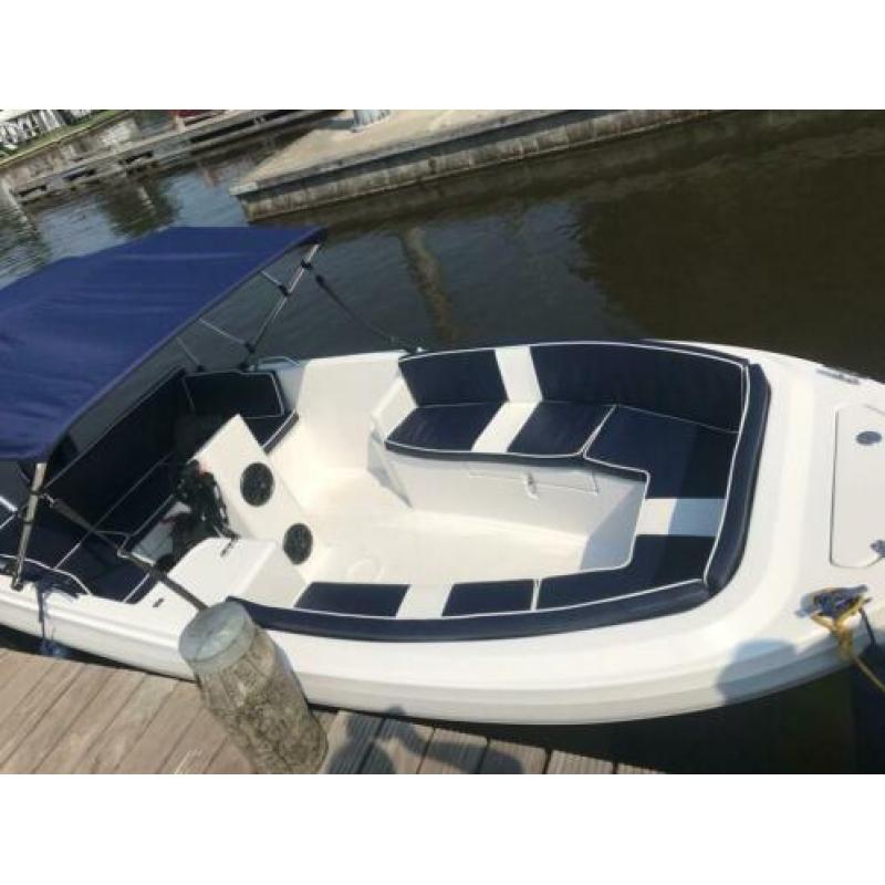 Mooie veelzijdige boot met moter en trailer!