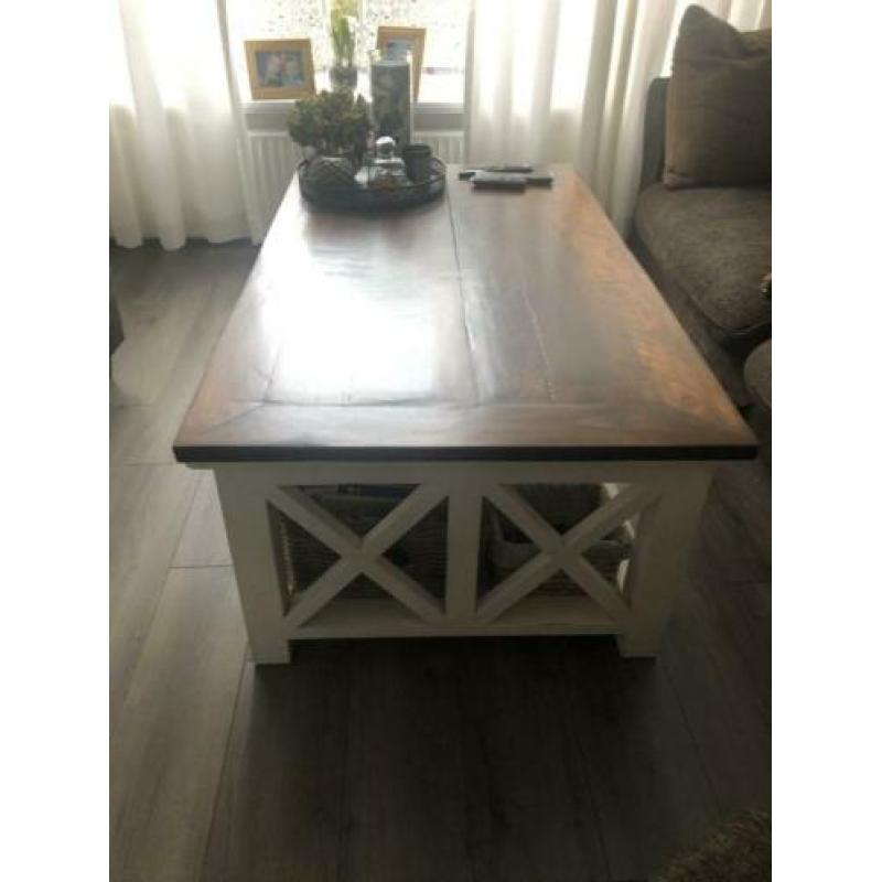 Landelijke salon tafel met afmeting 1,40x 0,80.