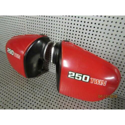 Set Zijkappen Honda CB250 CB 250 Classic Twin Zijkap L & R