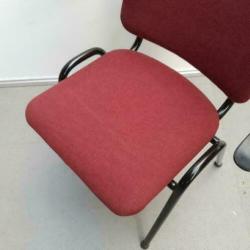 Set van 4 of 8 stapelstoelen bordeaux rood met stalen frame