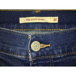 Levi’s 710 Super Skinny maat: 31