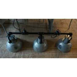 Grote hanglamp met 3 metalen verstelbare kappen,lamp