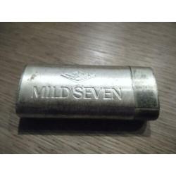 Aansteker. Mild seven.
