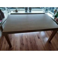 Mooie eettafel 90 cm bij 200 cm hoogte 76,5 cm