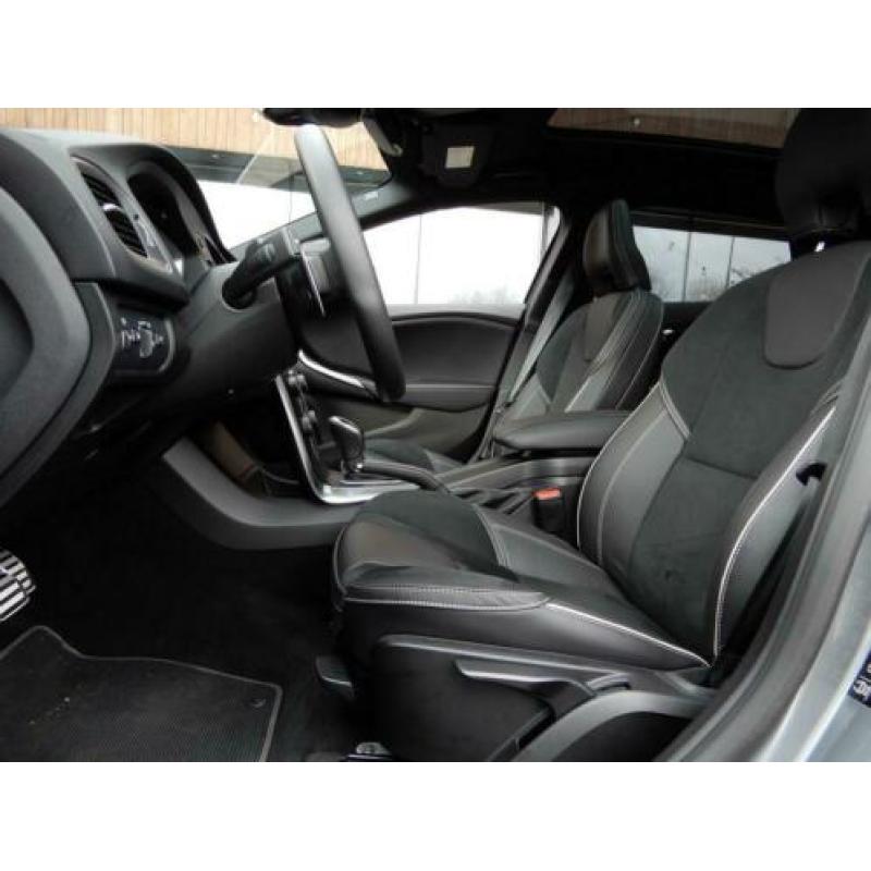 Volvo V40 T3 152PK Geartronic Polar+ Sport / Standkachel / H