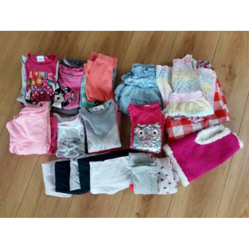 Pakket meisjes kleding maat 98