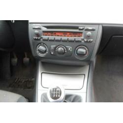 Bmw 1-serie 118d High Executive 6 versn loopt nieuw alle on