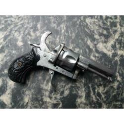 Antieke penvuurrevolver.