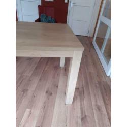 Mooie eettafel 90 cm bij 200 cm hoogte 76,5 cm