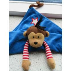 Knuffeldoek aap merk Die Spiegelburg meet ca 32 cm bij 34 cm