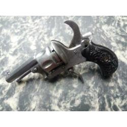 Antieke penvuurrevolver.