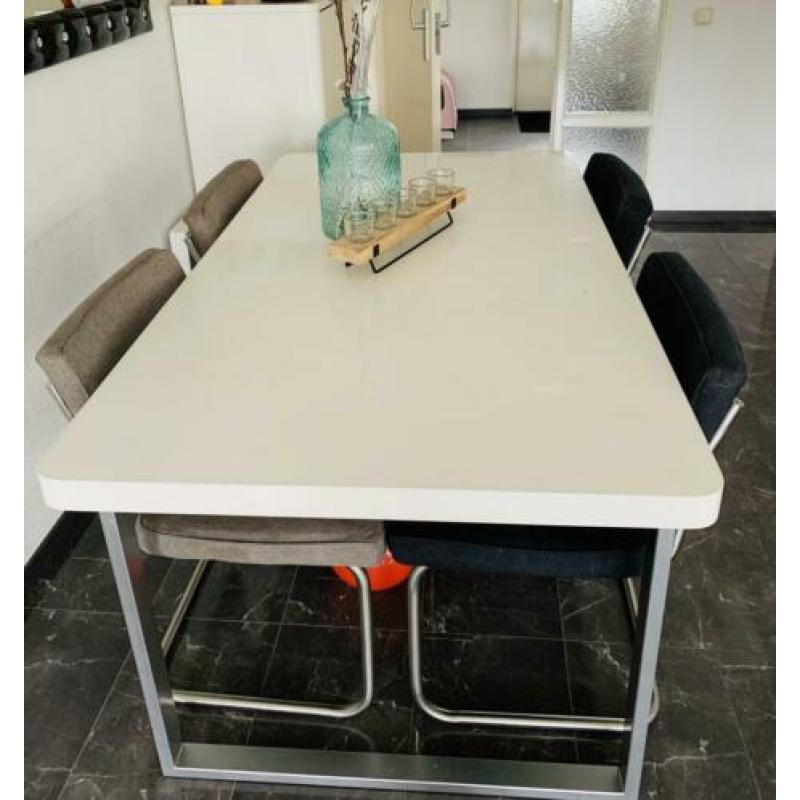 Salon tafel /eettafel/ 4 stoelen/spiegel
