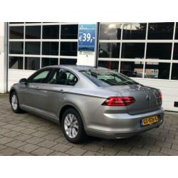 Volkswagen Passat 2.0 TDI Business Groot Navi Ecc Pdc Led