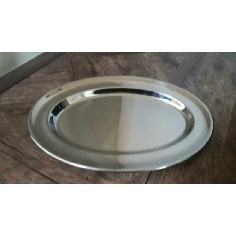 Verschillende zilver kleurige schalen