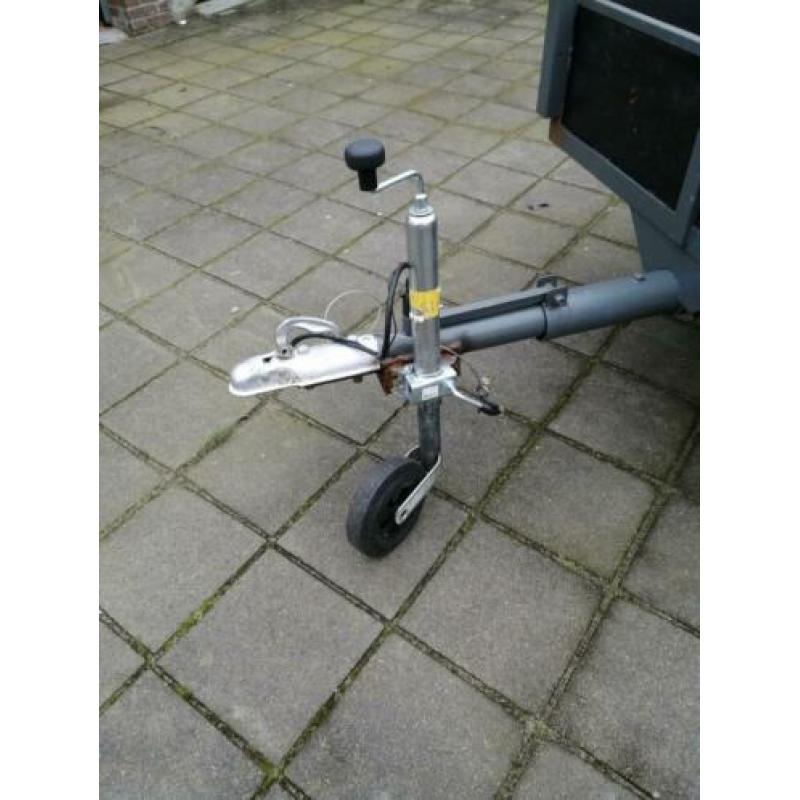 Grote aanhangwagen met torsieas