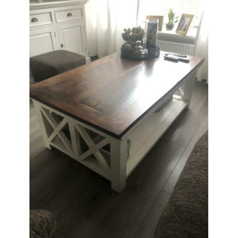Landelijke salon tafel met afmeting 1,40x 0,80.
