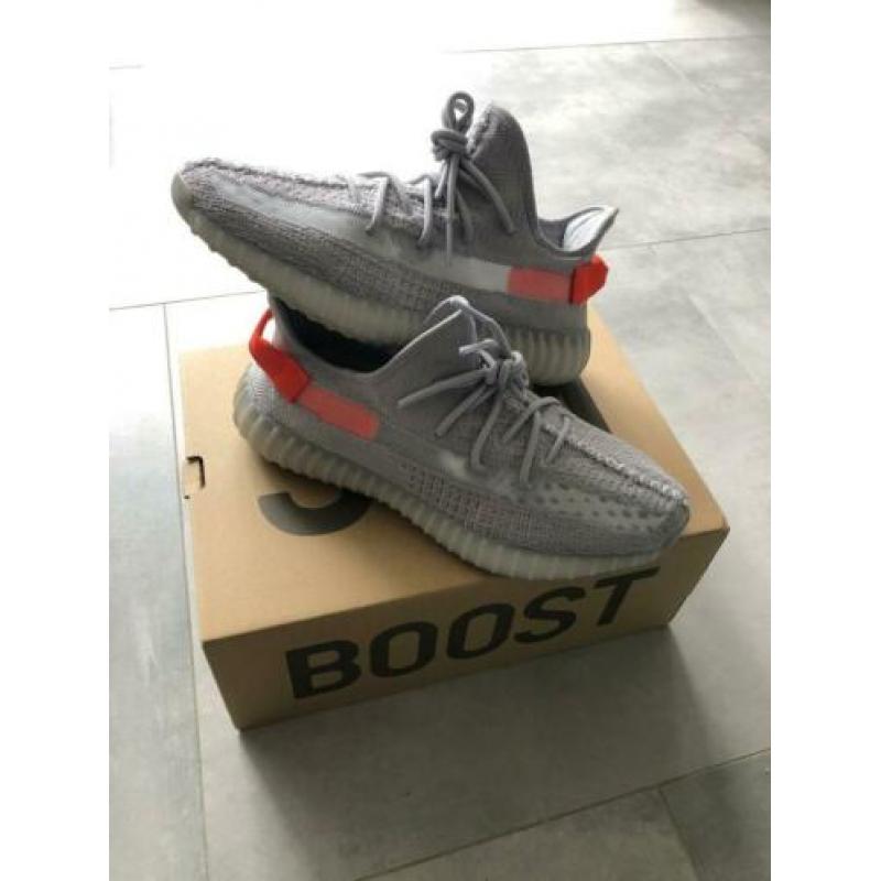 Yeezy Boost 350 V2 "Tail Light" EU 44 / UK 9,5 / US 10