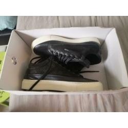 Dames sneakers 37 nieuw