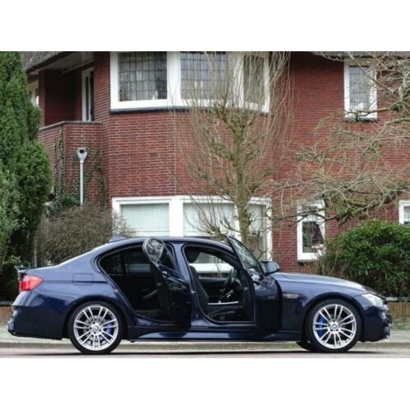 Bmw 3-serie 320d M3 ed. LED / carbon / M-perf. *NAP*